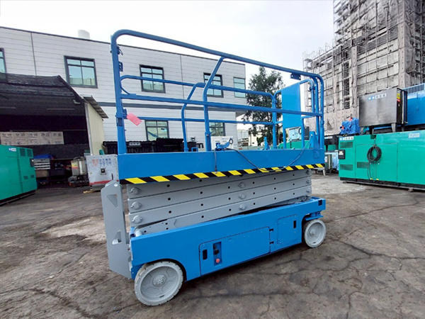 【整新】GENIE GS-2646 高空作業自走車